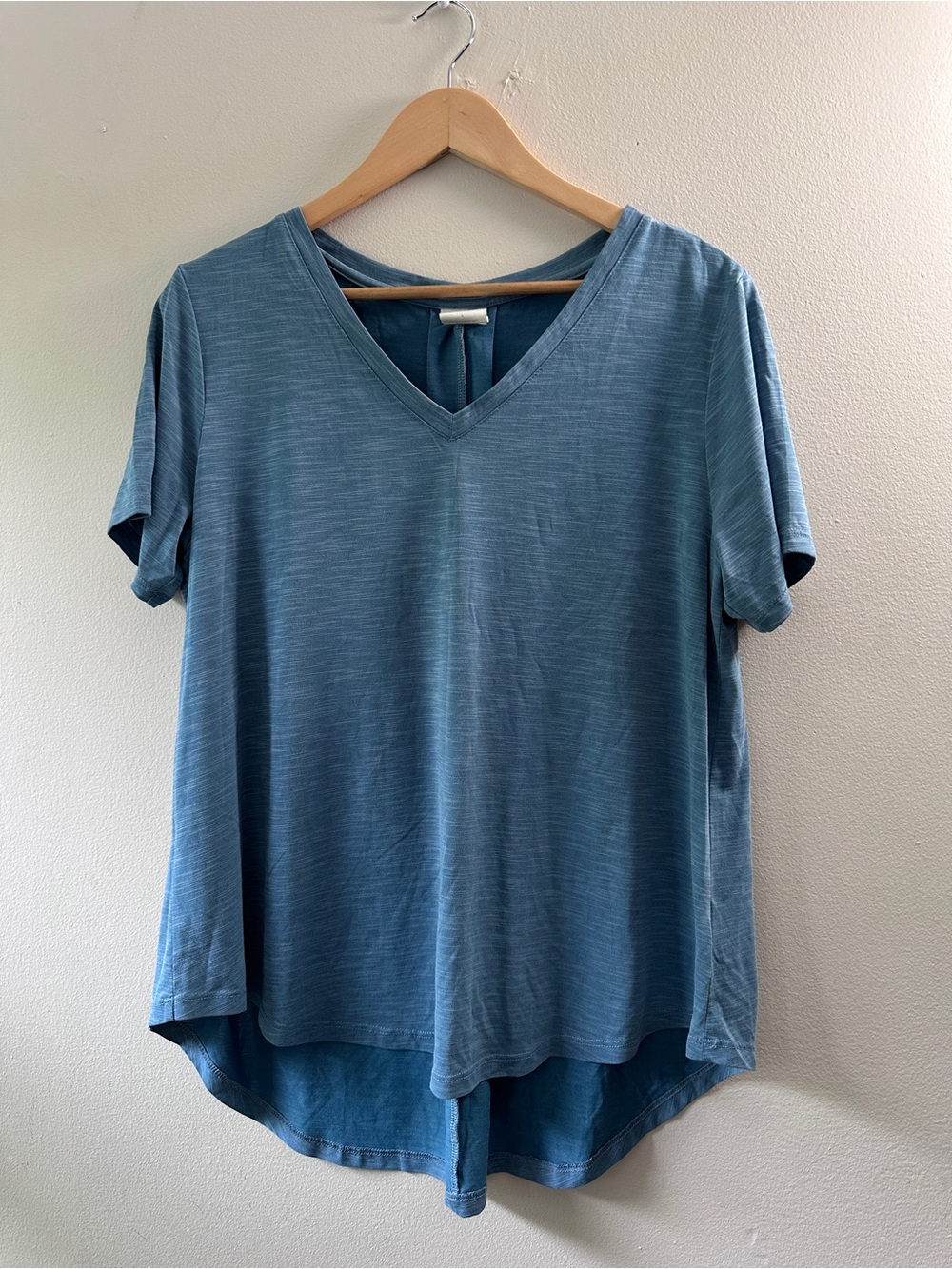Mod Ref Blue V-Neck Short Sleeve Tee Slub Knit T-Shirt High Low Hem Size L
